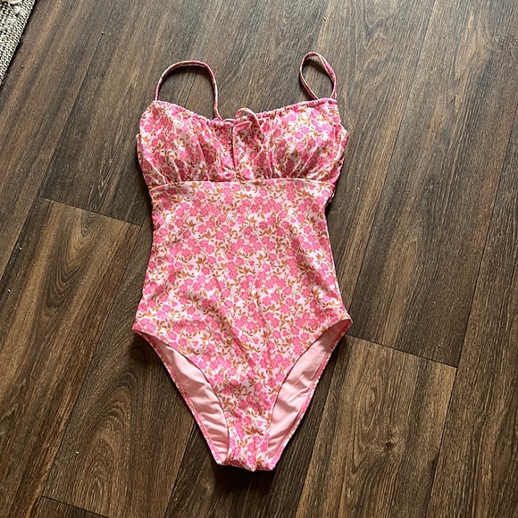 Blossom Shirring One Piece - Picture 2 of 4